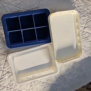 Large square ice cube tray